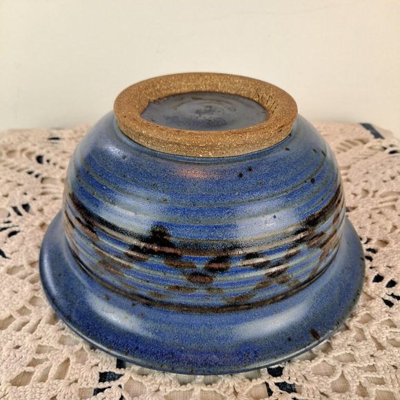 Signed Studio Stoneware Pottery Bowl - Picture 4 of 9